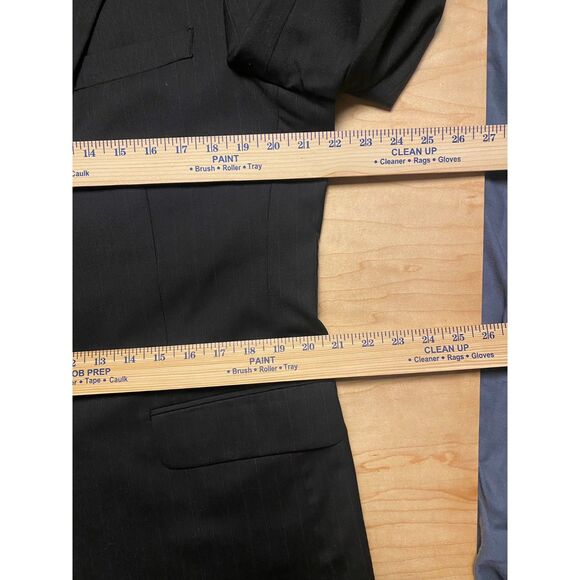 Jos. A. Bank 2 Button Gray Pinstripe Sport Coat Blazer Jacket 42R - Picture 4 of 11